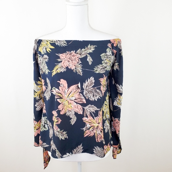 Charlotte Russe M off the shoulder shirt